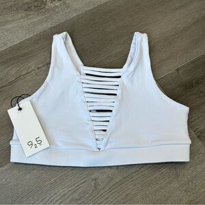 NWT 925fit NO‎ STRINGS ATTACHED sports bra white size medium women’s athletic